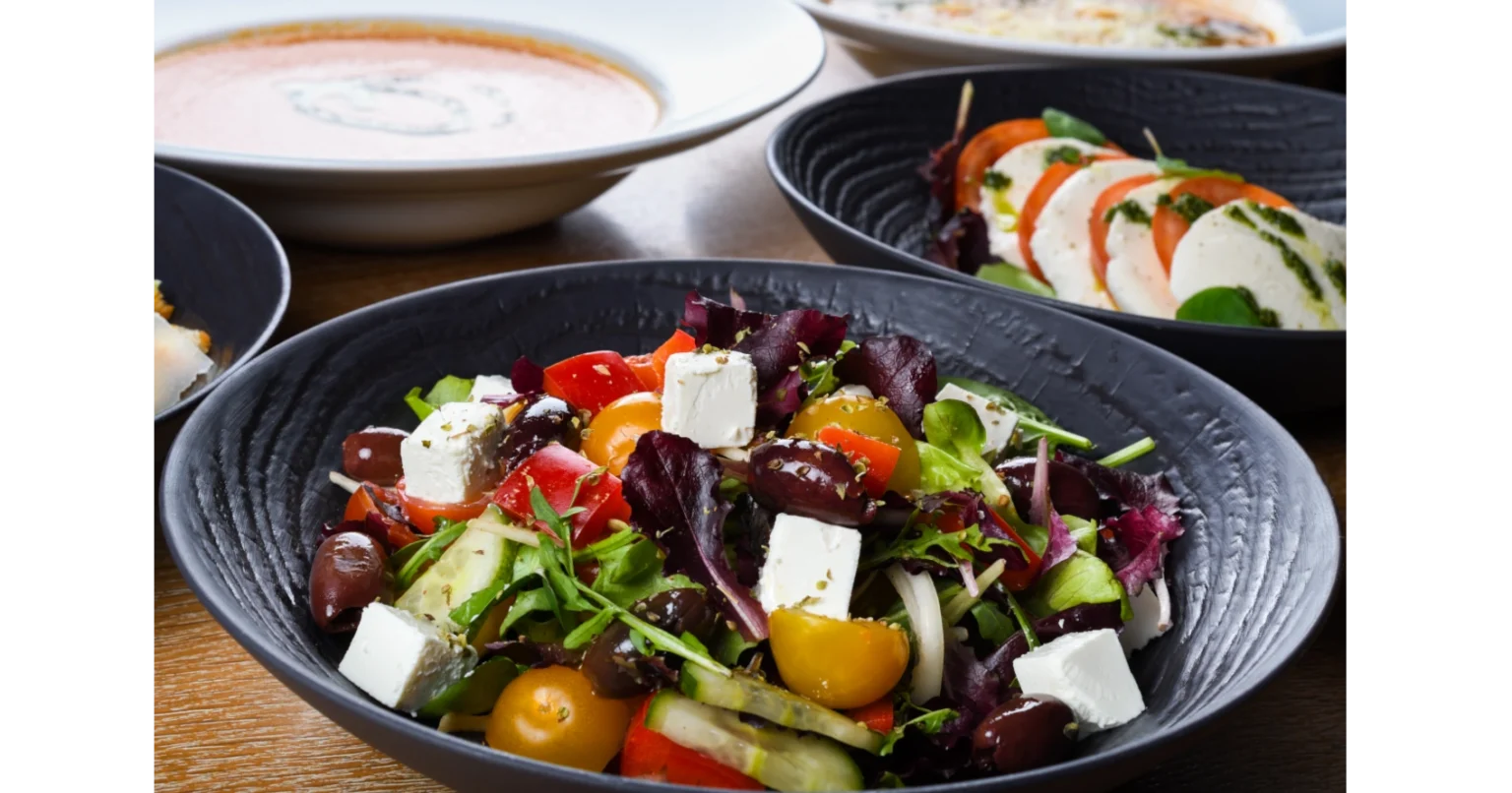 Καταγγελία για γνωστό εστιατόριο της Βάρκιζας – Ακολούθησε έλεγχος και πρόστιμο