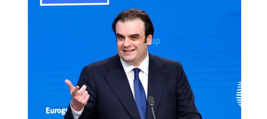 Μια ιστορική στιγμή για την Ελλάδα: Ο Κυριάκος Πιερρακάκης στην κορυφή της Ευρωζώνης