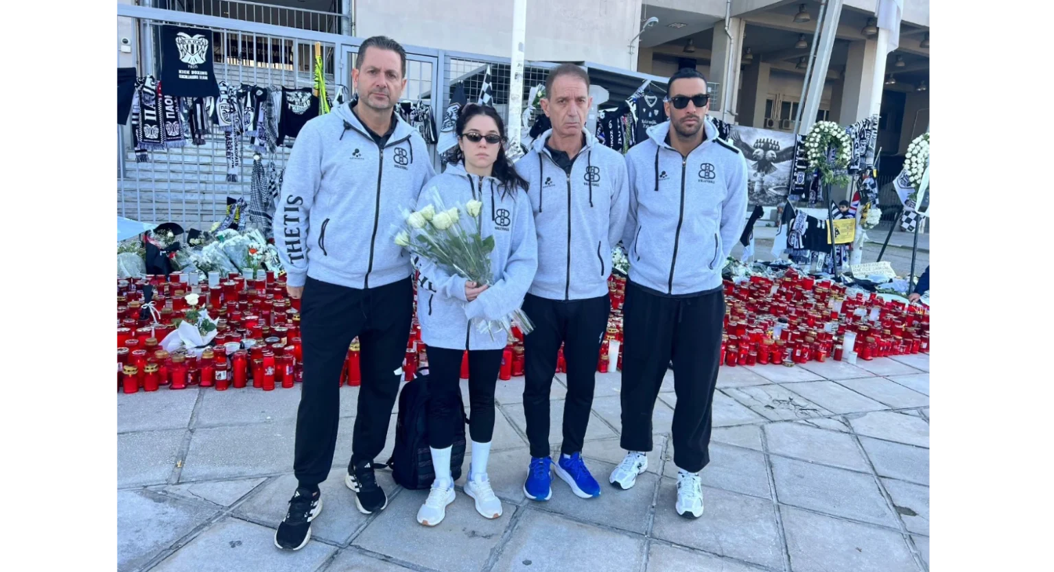 Αντιπροσωπεία του Α.Σ.Π. Θέτις Βούλας στο γήπεδο της Τούμπας για να αποτίσει φόρο τιμής στους 7 οπαδούς του ΠΑΟΚ