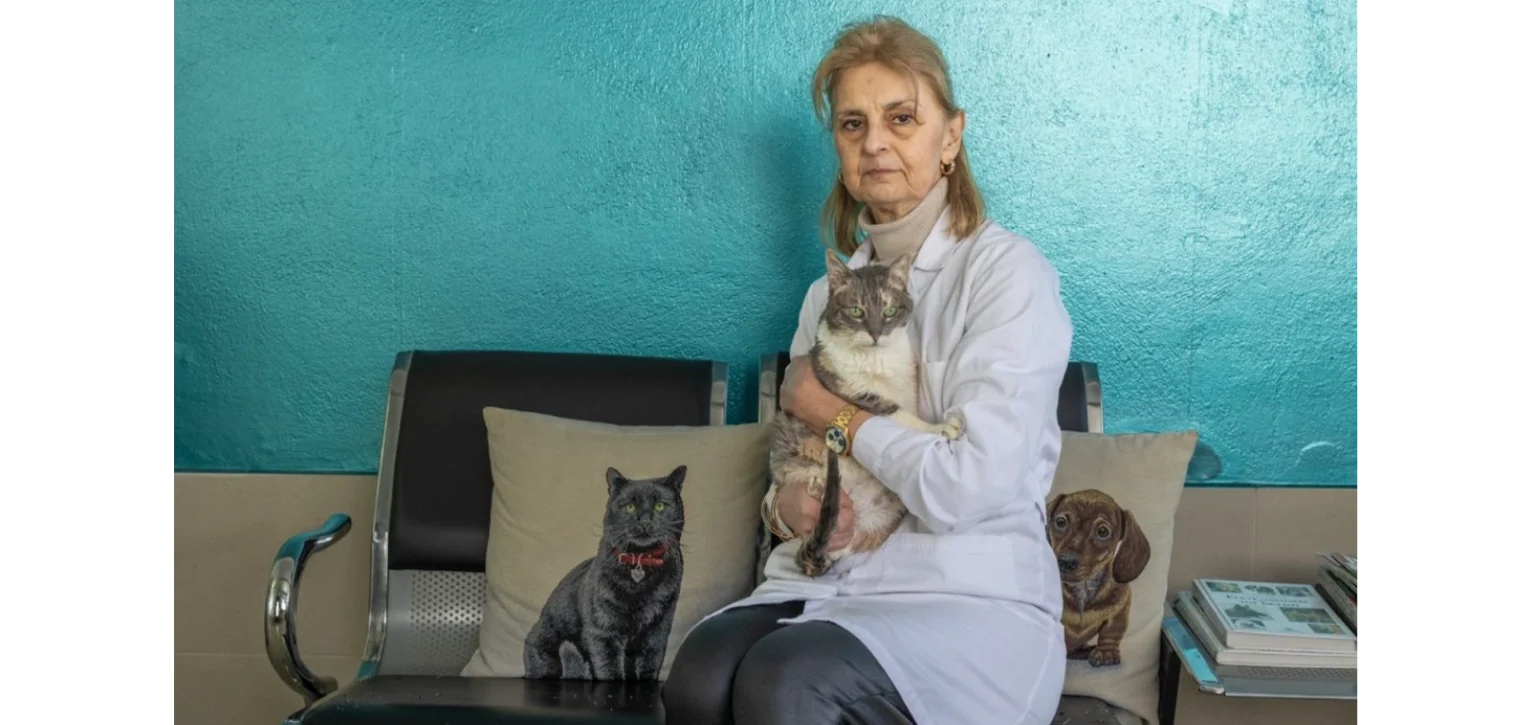 Σία Σπανογιάννη – Ζαμπέλα, η αγαπημένη κτηνίατρος των Νοτίων