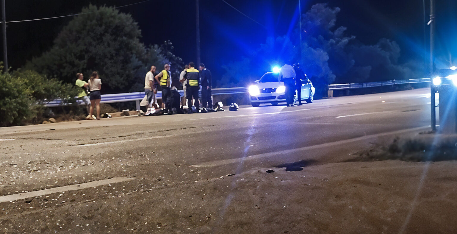 Τροχαίο στην Αθηνών – Σουνίου: Περίμενε τραυματισμένη στην άσφαλτο πάνω από 2 ώρες το ασθενοφόρο!