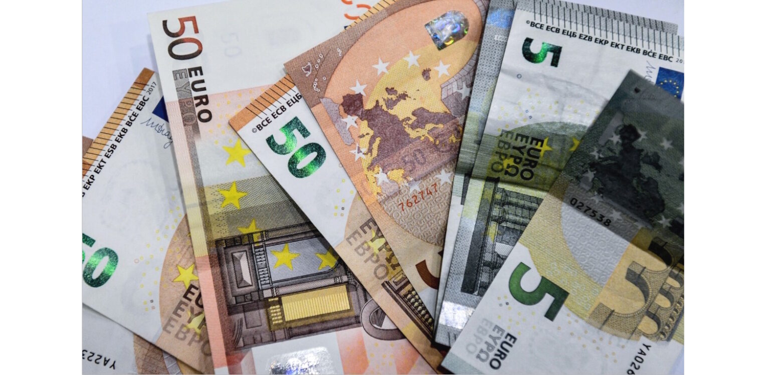 Ιστορική δικαστική απόφαση: Τράπεζα επιστρέφει 9.800 ευρώ σε ζευγάρι μετά από ηλεκτρονική απάτη στο e-banking